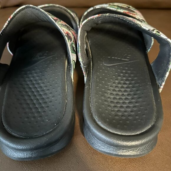 Nike Women's Benassi Duo Ultra Slide Sandals - Picture 6 of 8
